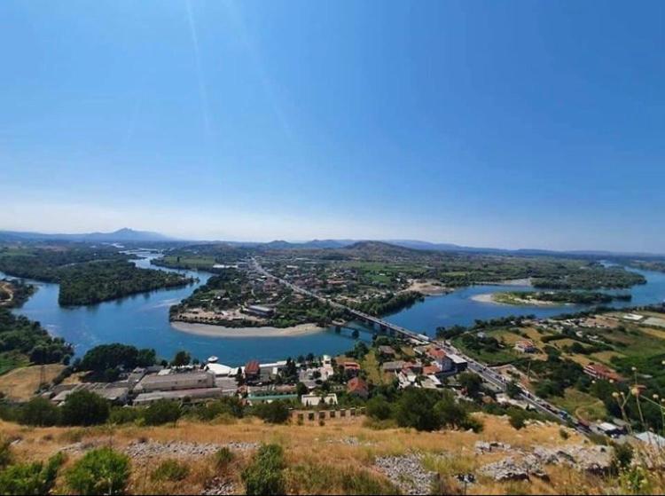 Sunrise Guest House Shkodër Buitenkant foto