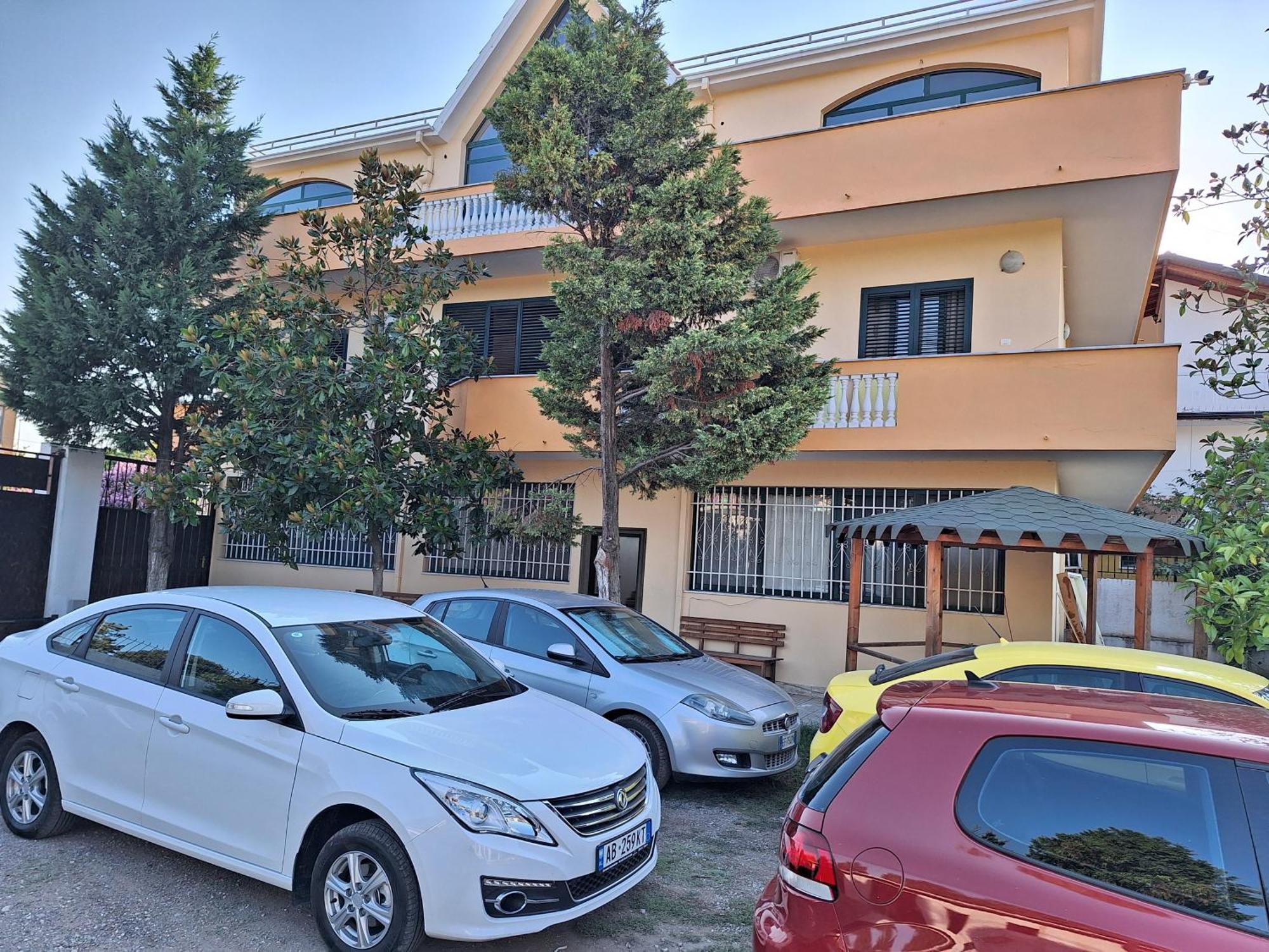 Sunrise Guest House Shkodër Buitenkant foto