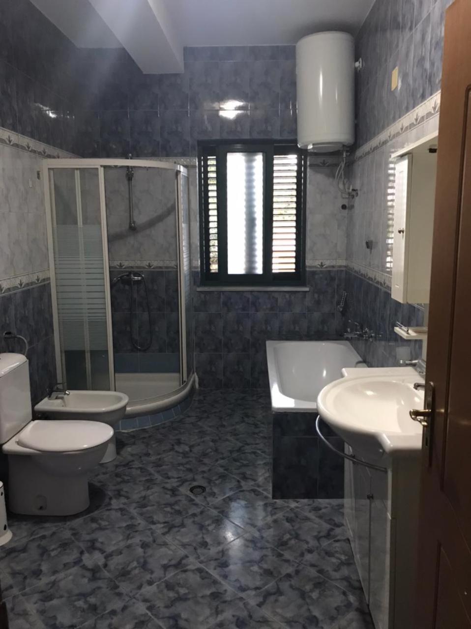 Sunrise Guest House Shkodër Buitenkant foto